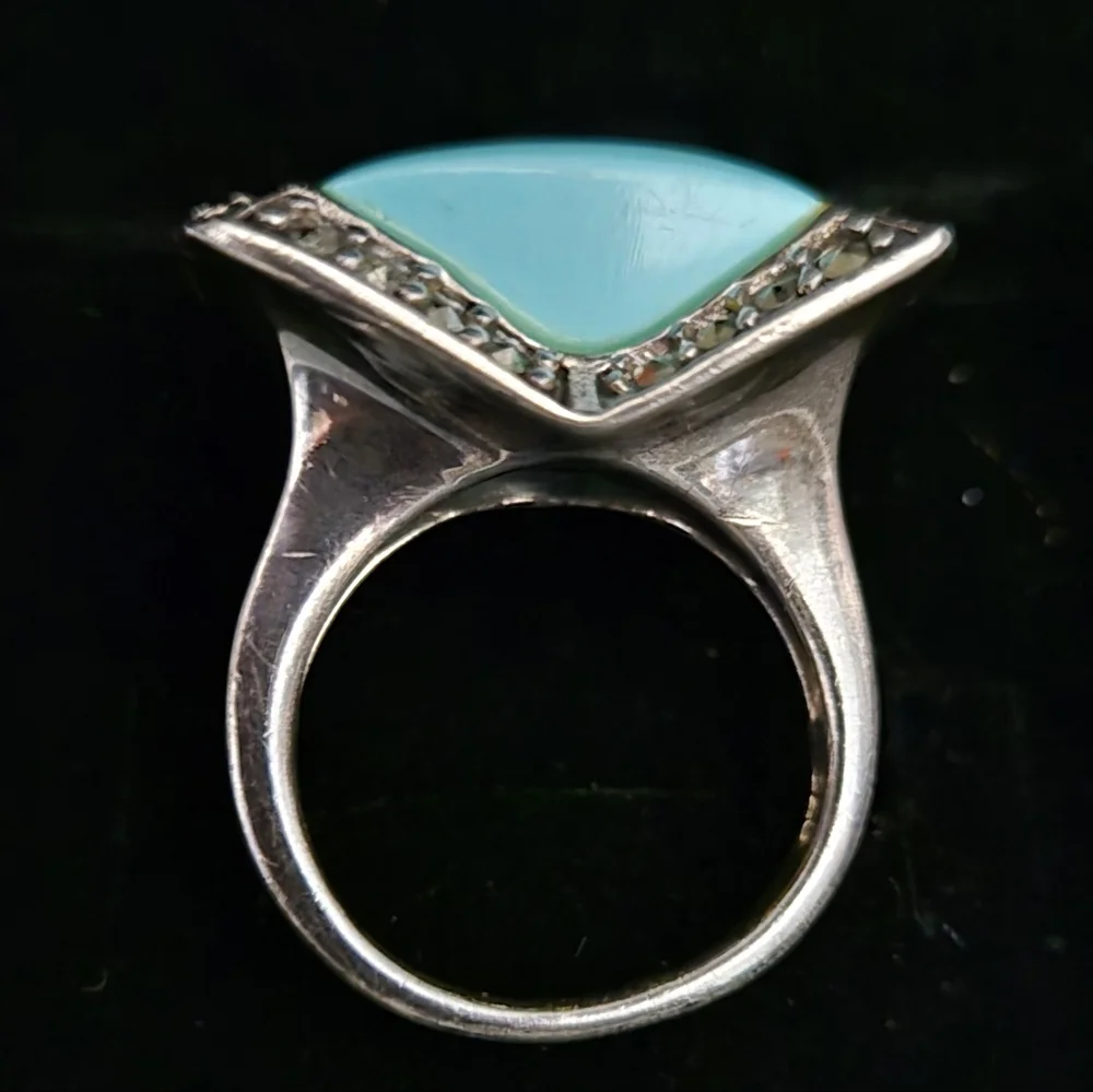 Elegant Silver and Turquoise Ring Size 6 - Picture 4 of 5